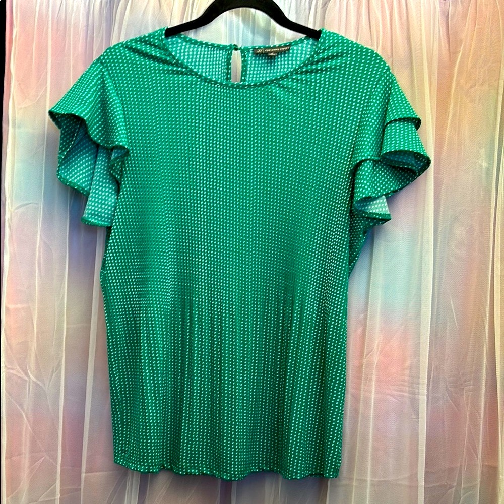 Adrianna Papell NWOT Green Ruffle Sleeve Top